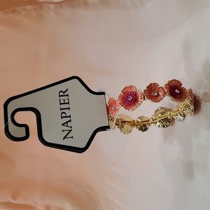 BOGO 💥💥 NWT Napier Gold Tone Poppy Blooms Stretch Bracelet 💥💥